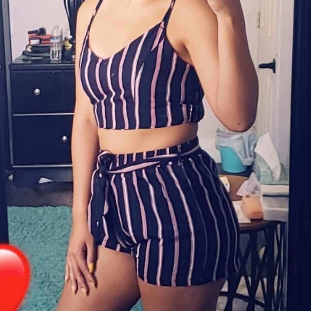 CROP TOP AND SHORTS